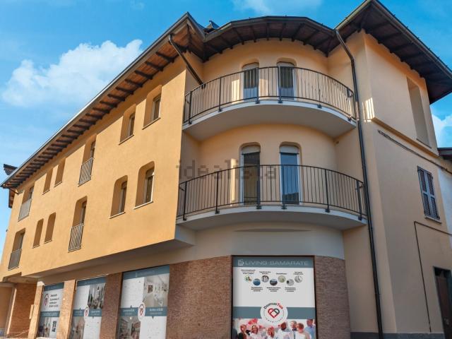 Locale Commerciale in vendita a Samarate, Lombardia