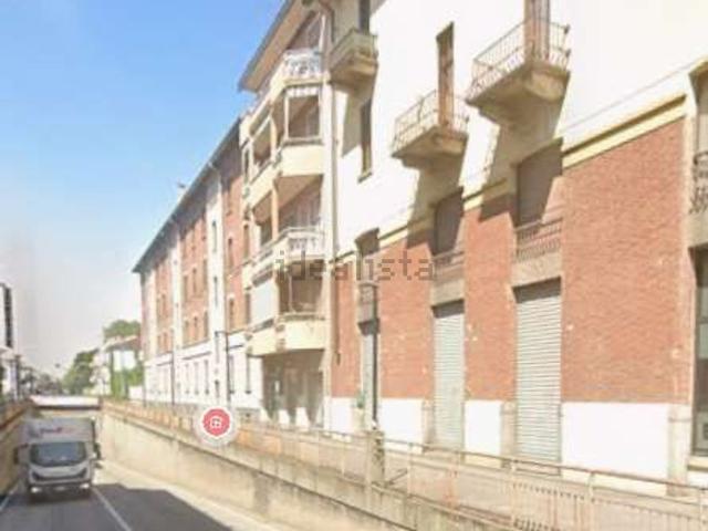 Locale Commerciale in vendita a Sant'Antonio, Piemonte