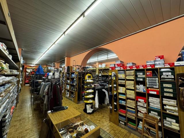 Locale Commerciale in vendita a Vecchia Dogana, Cremona