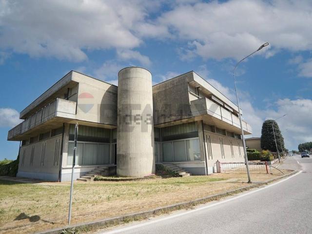Locale Commerciale in vendita a Casaleone, Veneto