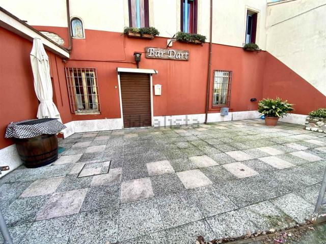 Locale Commerciale in vendita a Zevio, Veneto