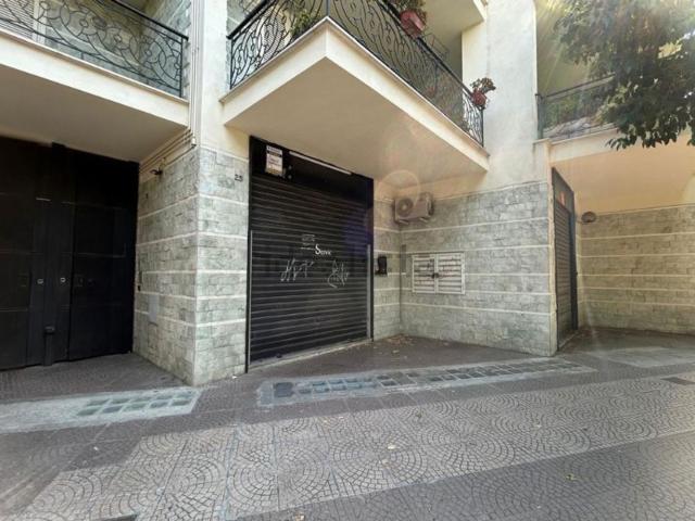 Locale Commerciale in vendita a Patalini, Barletta