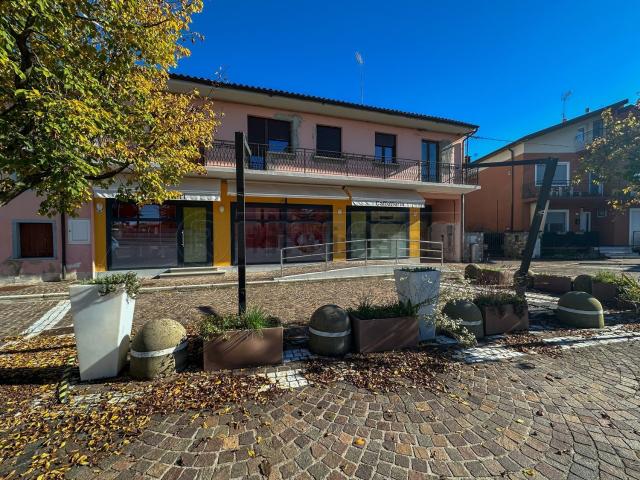 Locale Commerciale in vendita a Lestizza, Friuli-Venezia Giulia