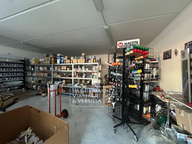 Locale Commerciale in vendita a Viareggio, Toscana