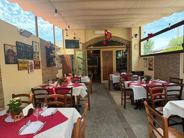 Locale Commerciale in vendita a Casalnuovo Di Napoli, Campania