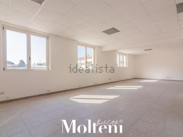 Locale Commerciale in vendita a Acquate, Lecco