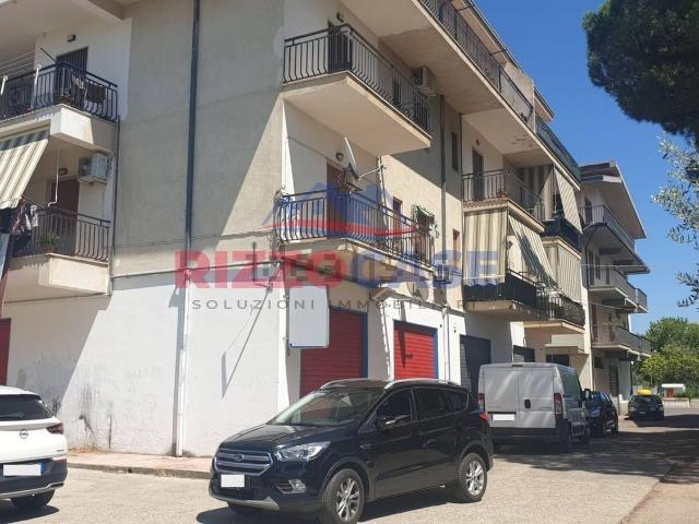 Locale Commerciale in vendita a Corigliano-Rossano, Calabria