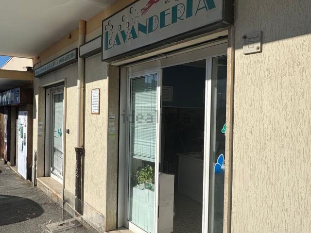 Locale Commerciale in vendita a San Gordiano, Roma Capitale