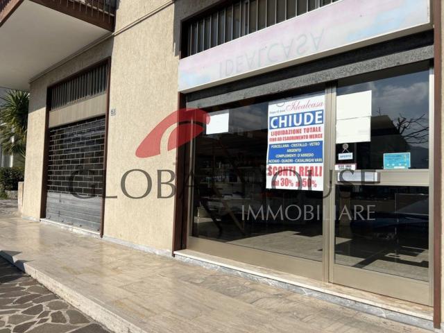 Locale Commerciale in vendita a Montorio Al Vomano, Abruzzo
