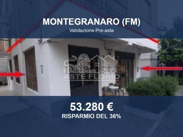 Locale Commerciale in vendita a Montegranaro, Fermo