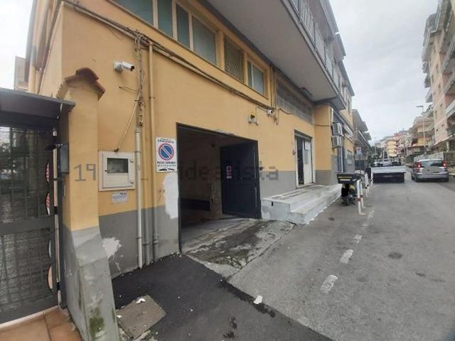 Locale Commerciale in vendita a Parco Imperiale, Gragnano