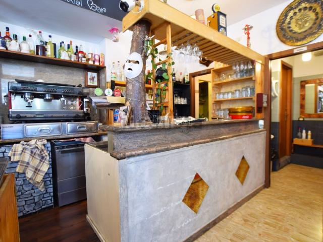Locale Commerciale in vendita a Saline, Marche