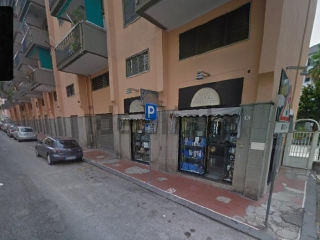 Locale Commerciale in vendita a Pastena, Salerno