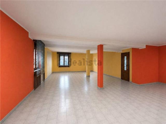 Locale Commerciale in vendita a Luzzana, Lombardia