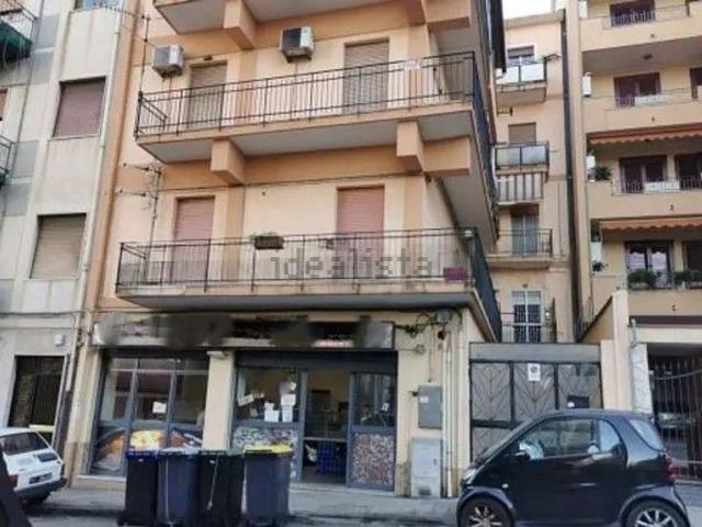 Locale Commerciale in vendita a V Circoscrizione, Messina