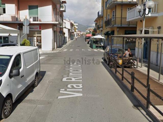Locale Commerciale in vendita a Marina di Carrara, Carrara