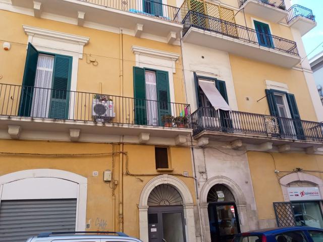 Locale Commerciale in vendita a Municipio 1, Puglia
