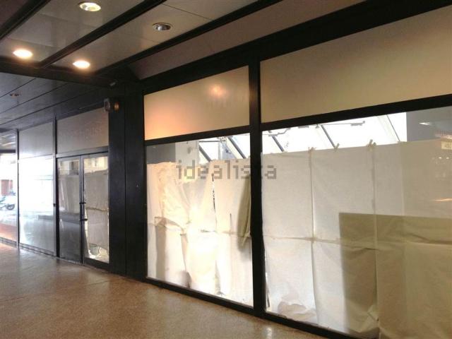 Locale Commerciale in vendita a Piacenza, Reggio Emilia