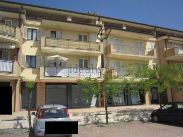 Locale Commerciale in vendita a Marina Picena, Marche