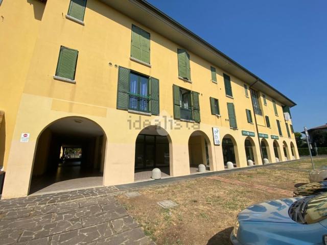 Locale Commerciale in vendita a Roncadelle, Lombardia