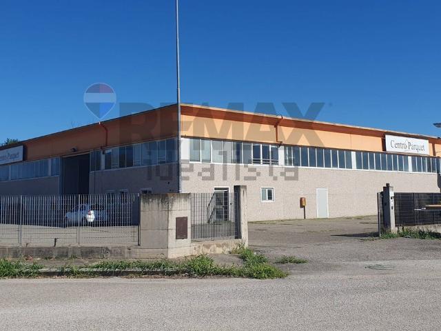Locale Commerciale in vendita a San Fatucchio, Castiglione del Lago