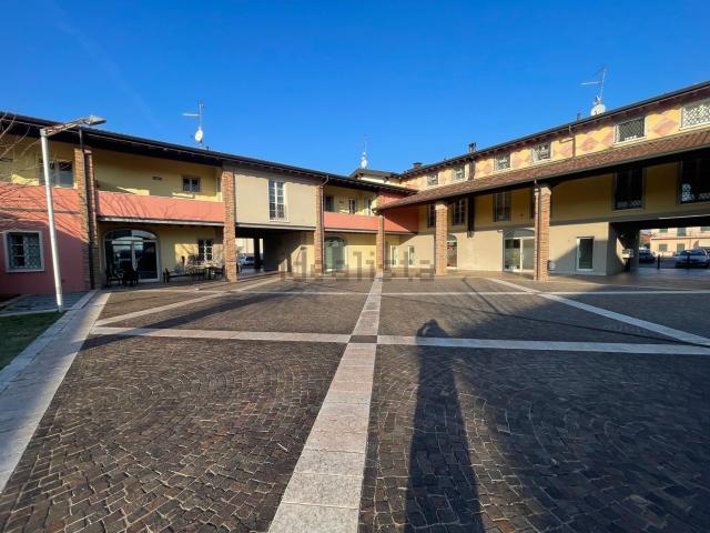 Locale Commerciale in vendita a Corzano, Lombardia