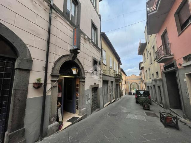 Locale Commerciale in vendita a Le Mosse, Montefiascone