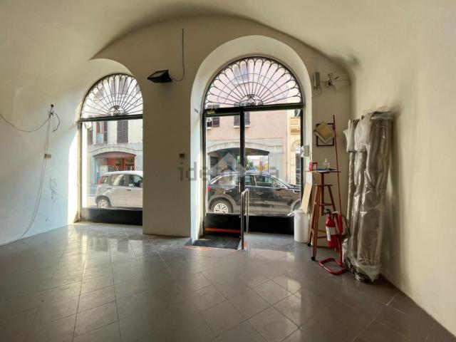 Locale Commerciale in vendita a Cremona, Lombardia