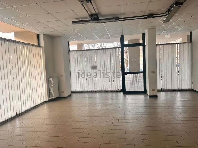 Locale Commerciale in vendita a Castagnole delle Lanze, Piemonte