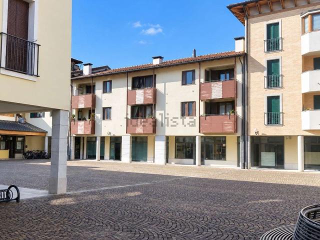 Locale Commerciale in vendita a Maniago, Friuli-Venezia Giulia