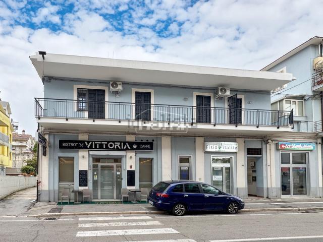 Locale Commerciale in vendita a Vallone, Francavilla Al Mare