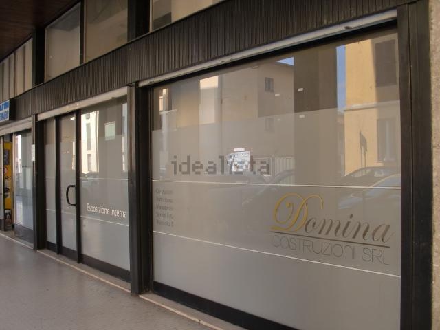Locale Commerciale in vendita a Castegnate, Castellanza