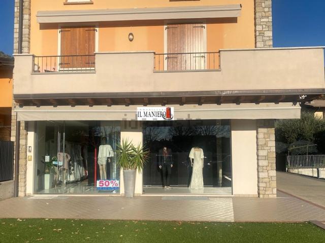 Locale Commerciale in vendita a Provaglio d'Iseo, Brescia