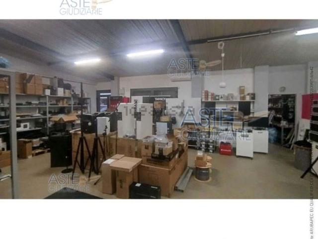 Locale Commerciale in vendita a Mulinu Becciu, Cagliari