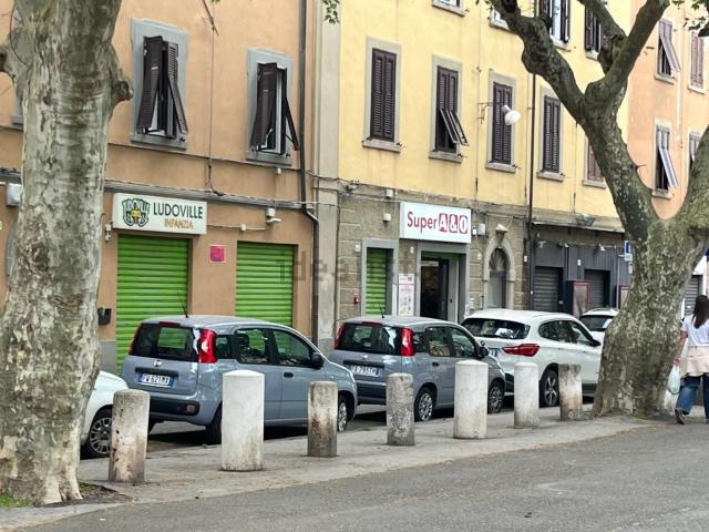 Locale Commerciale in vendita a Livorno, Toscana
