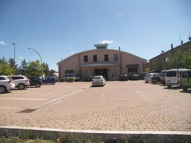 Locale Commerciale in vendita a Torrita, Toscana