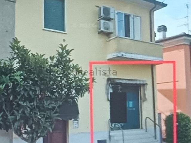 Locale Commerciale in vendita a Unione di Comuni della Romagna Forlivese, Castrocaro Terme