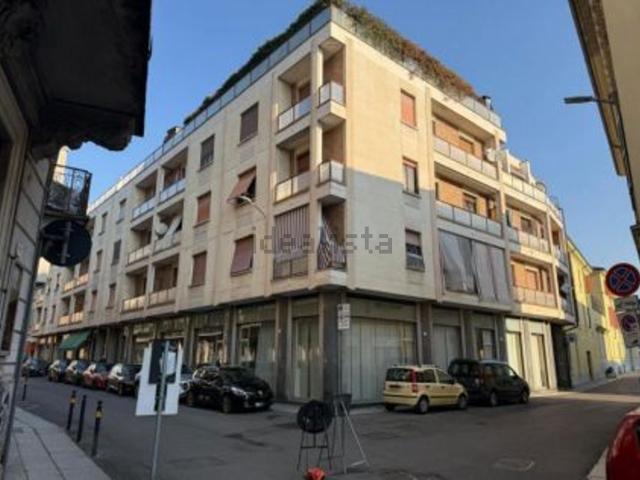 Locale Commerciale in vendita a Piemonte, Alessandria