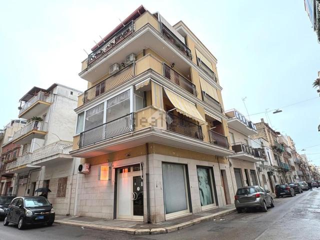 Locale Commerciale in vendita a Centro, Barletta