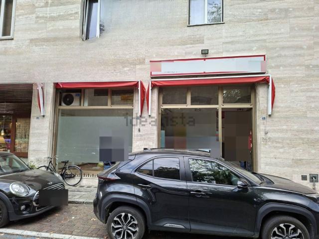 Locale Commerciale in vendita a Parma Centro, Sorbolo