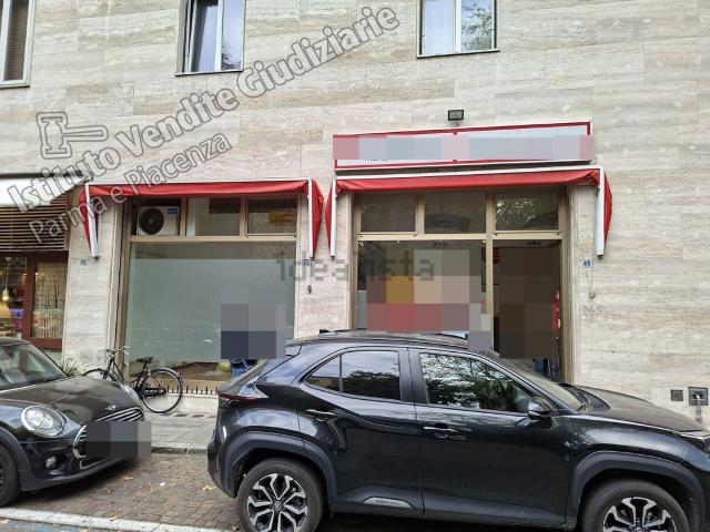 Locale Commerciale in vendita a Parma Centro, Sorbolo