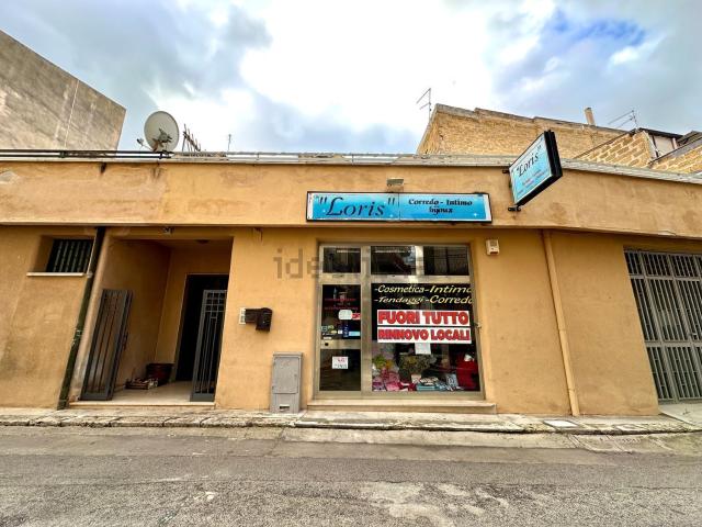 Locale Commerciale in vendita a Partinico, Sicilia