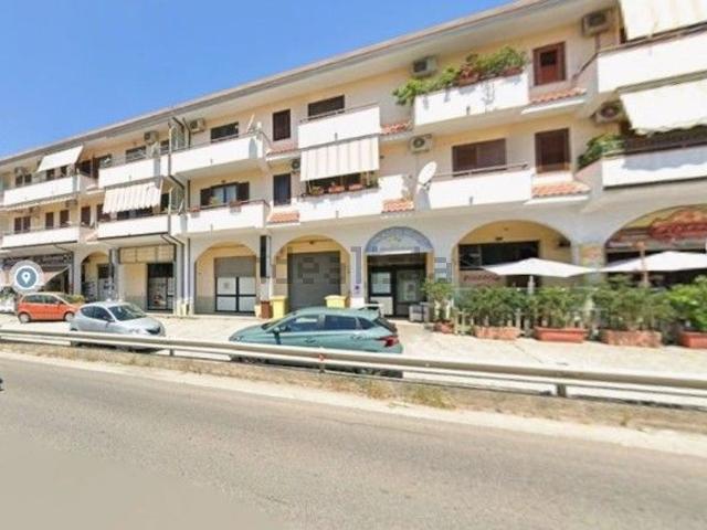 Locale Commerciale in vendita a Calabria, Catanzaro