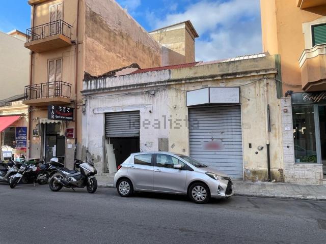 Locale Commerciale in vendita a Calabria, Reggio Calabria