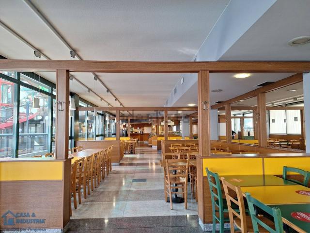 Locale Commerciale in vendita a Agrate Brianza, Lombardia