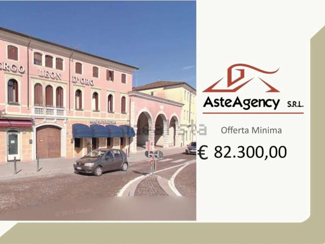 Locale Commerciale in vendita a Maniago, Friuli-Venezia Giulia