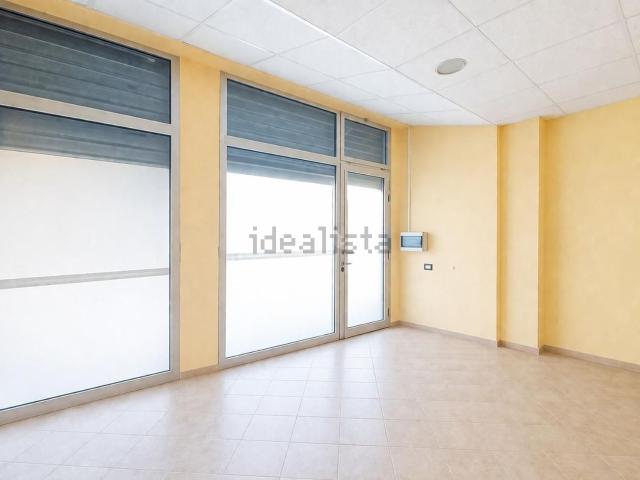Locale Commerciale in vendita a Unione dei Comuni della Val Vibrata, Martinsicuro