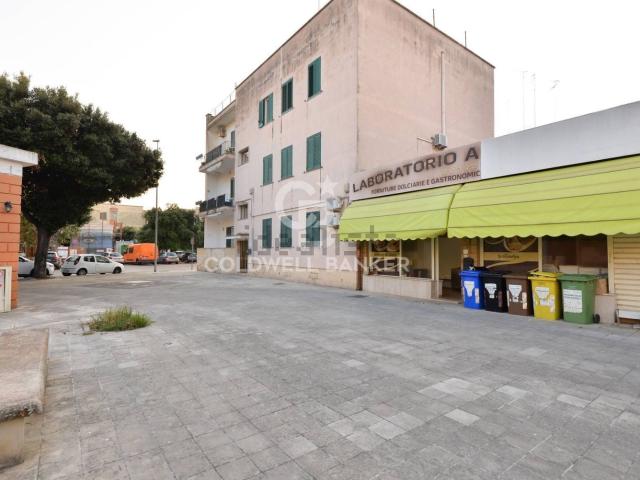Locale Commerciale in vendita a Puglia, Lecce