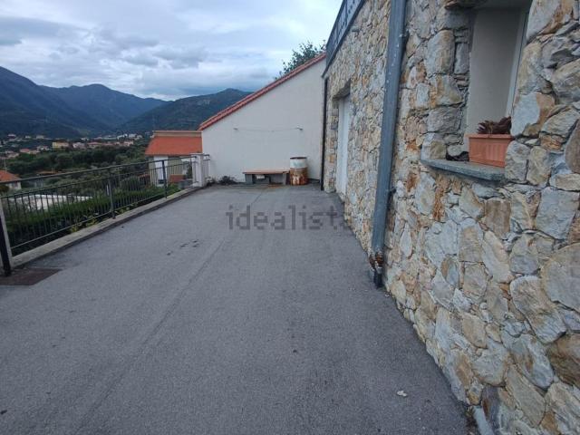 Locale Commerciale in vendita a Losano, Boissano