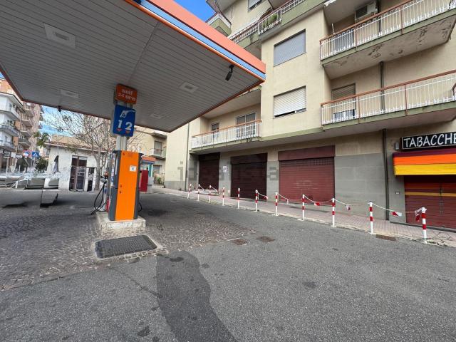 Locale Commerciale in vendita a Calabria, Catanzaro